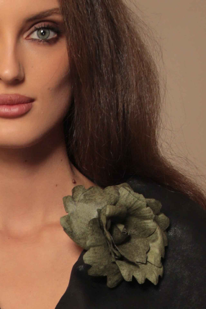 MEDIUM SUEDE-LOOK GREEN ROSE BROOCH - Fashion Roots