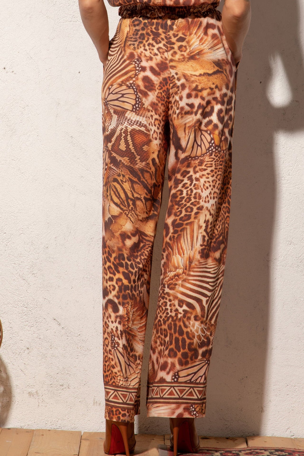 TWILL VISCOSE LOOSE FIT PANTS WITH POCKETS - LEO SAND - Fashion Roots