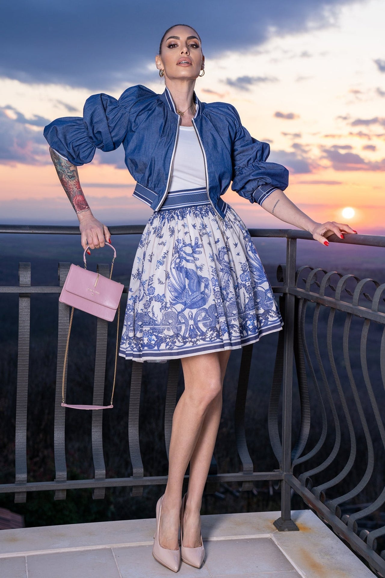 BLOUSON BOMBER EN JEAN - ESSENTIELS