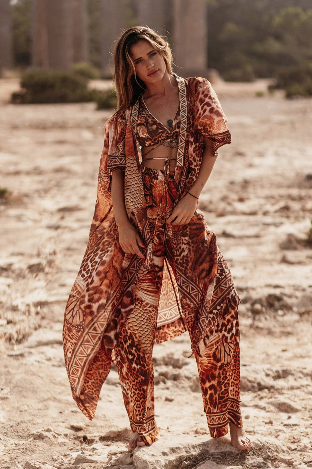 TWILL VISCOSE LOOSE FIT PANTS WITH POCKETS - LEO SAND - Fashion Roots