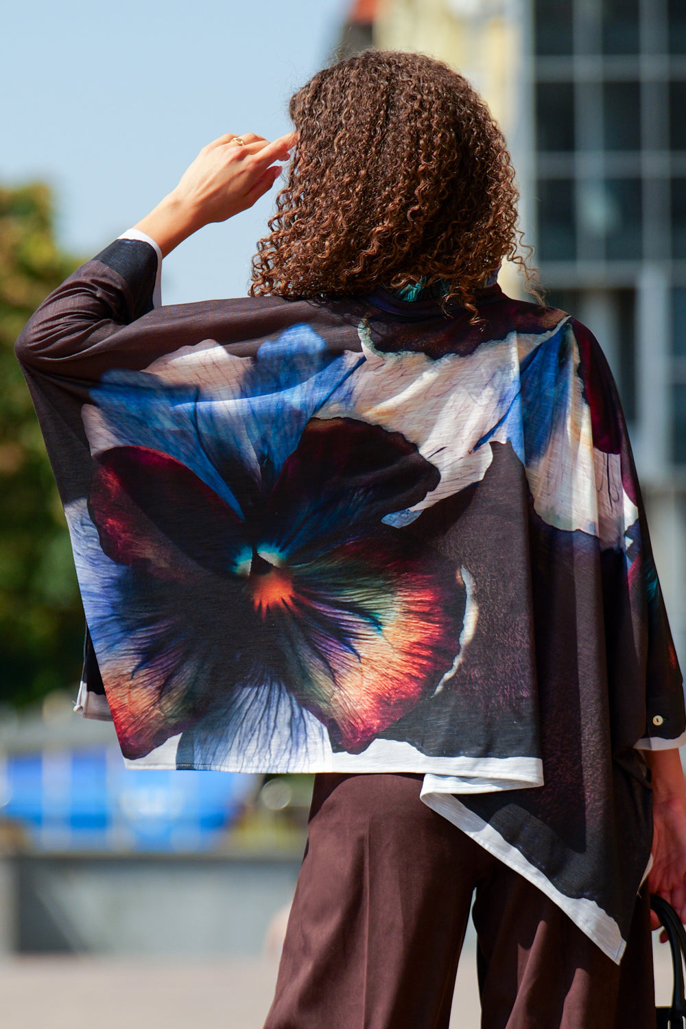 SQUARE TUNIC WITH RUFFLED COLLAR - VIOLET JIORO АСИМЕТРИЧНА КВАДРАТНА ТУНИКА - VIOLET JIORO