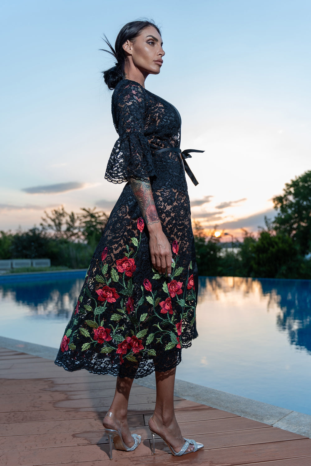 BLACK LACE KIMONO WITH FLOWERS AND BELT - ESSENTIALS