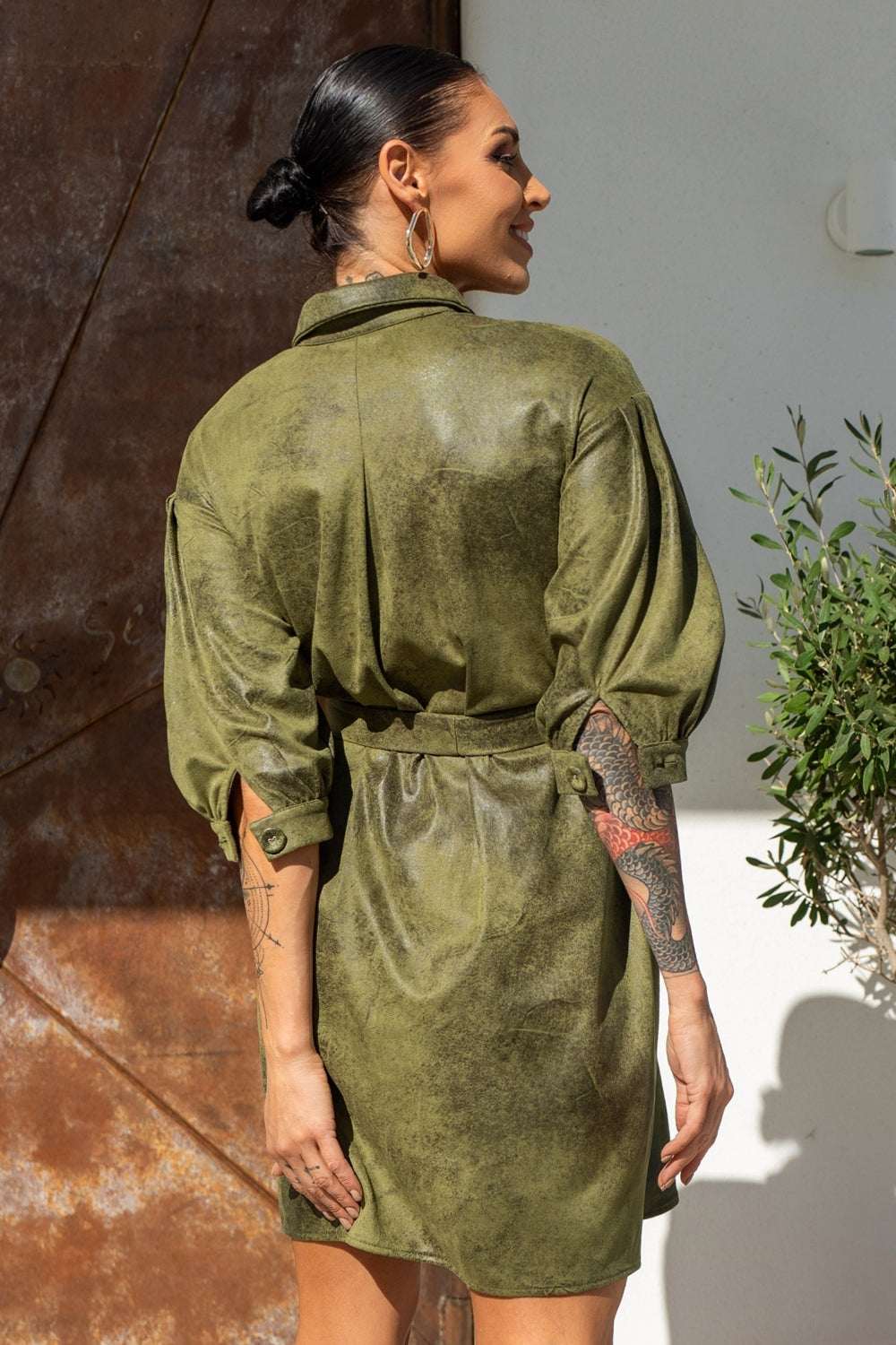 ROBE CHEMISE ASPECT DAIM VERT OLIVE - ESSENTIALS