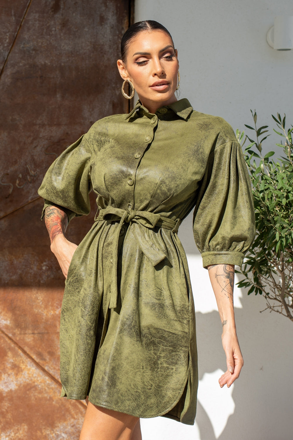 ROBE CHEMISE ASPECT DAIM VERT OLIVE - ESSENTIALS