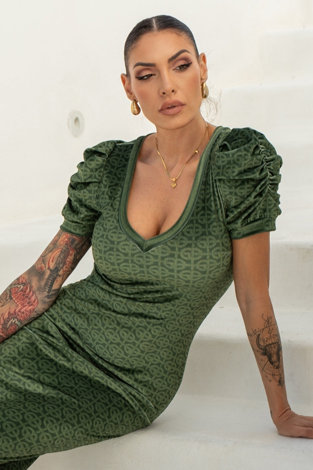 ROBE EN VELOURS À MANCHES BOUFFANTES - LOGO VERT ÉMERAUDE