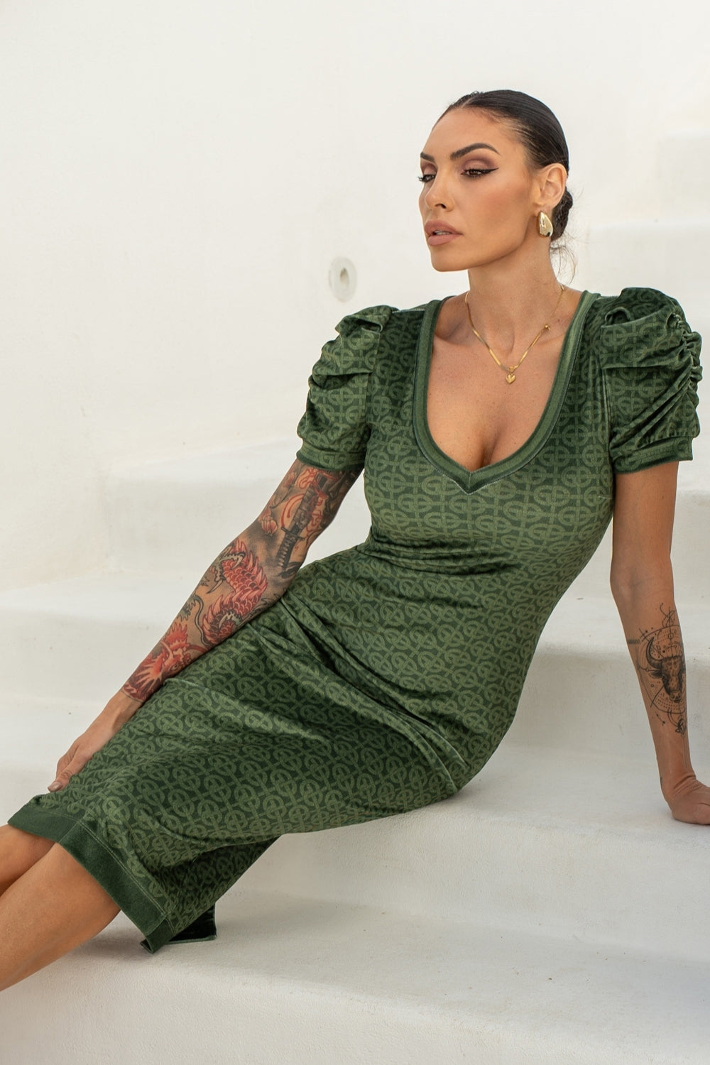 ROBE EN VELOURS À MANCHES BOUFFANTES - LOGO VERT ÉMERAUDE