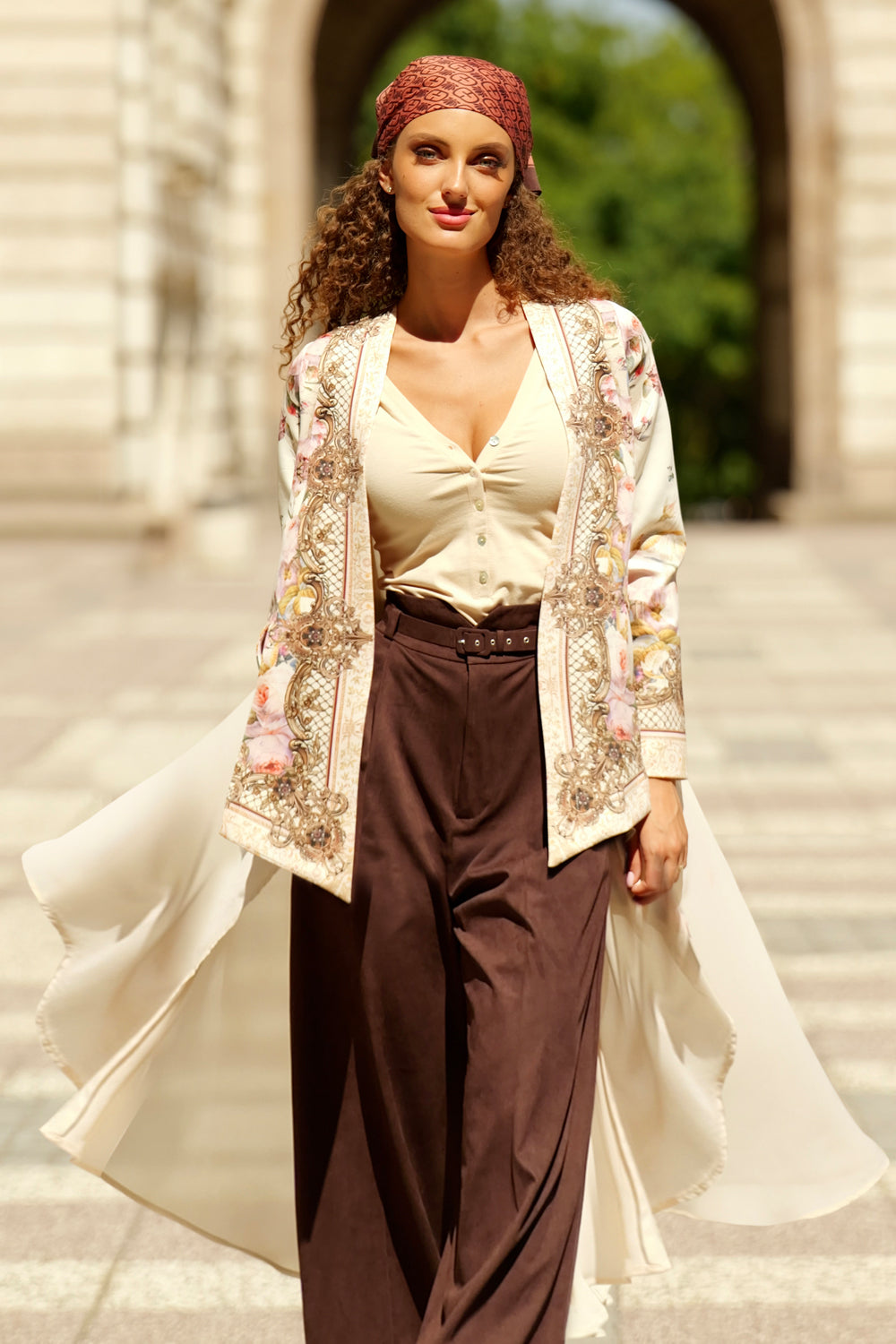 CARDIGAN ÉLÉGANT IMPRIMÉ AVEC DOS EN MOUSSELINE - FLEURS BAROQUES