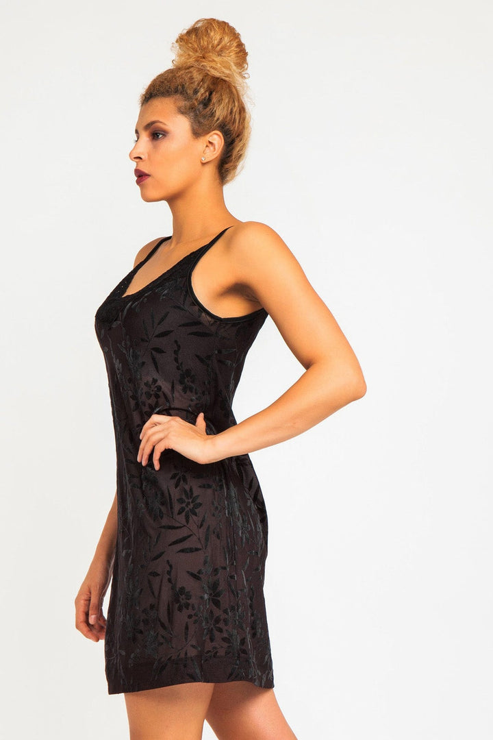 CLASSIC BLACK VELVET-FLOCKED LACE CHEMISE