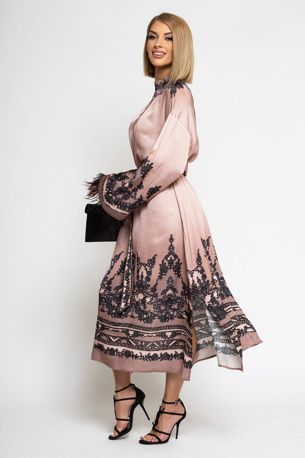 VISCOSE SATIN CAFTAN WITH FEATHERS - GRAFFITI POWDER JIORO КАФТАН ОТ ВИСКОЗА С ПЕРА - GRAFFITI POWDER JIORO