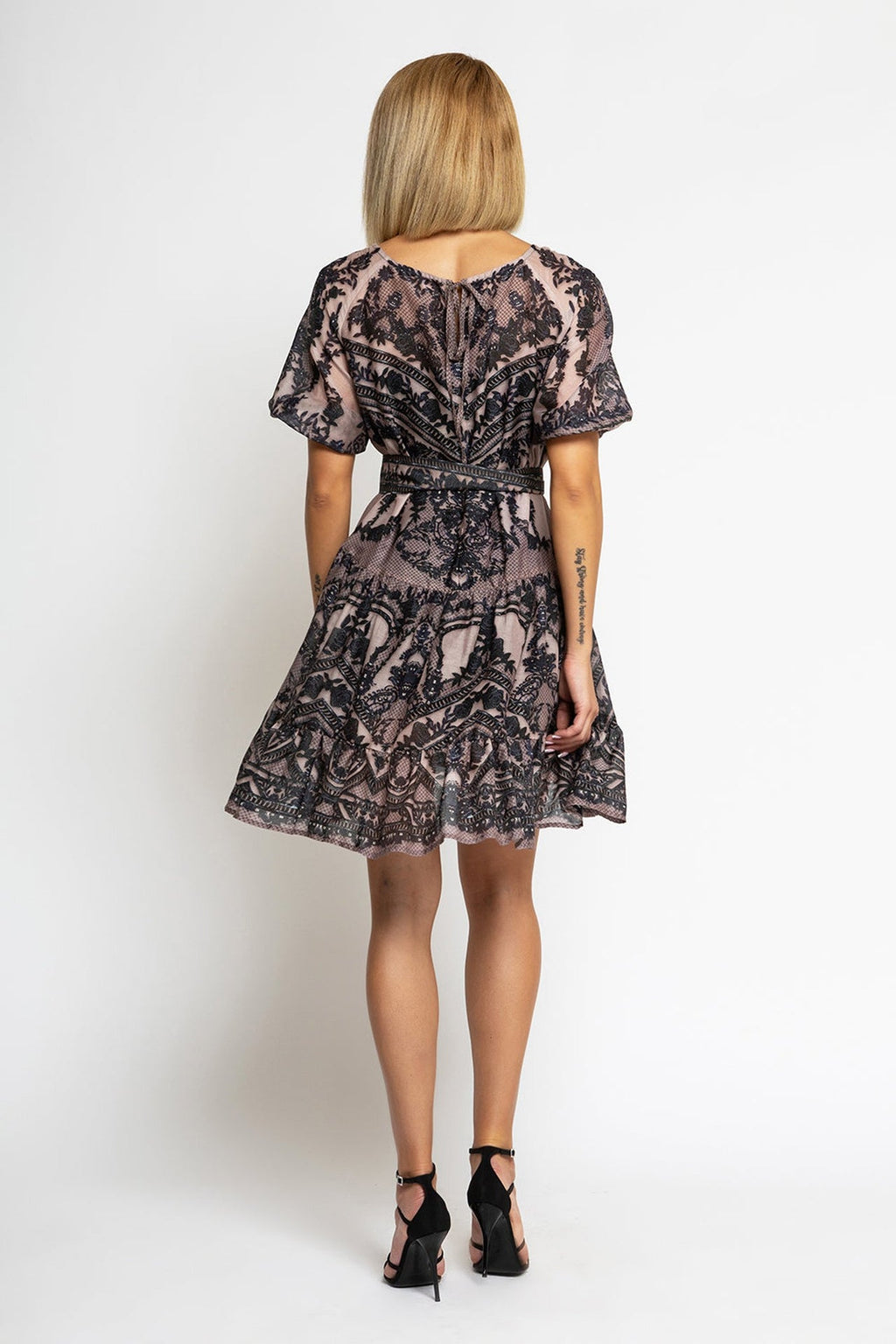 ROBE EN SOIE ET VISCOSE À VOLANTS - GRAFFITI POWDER