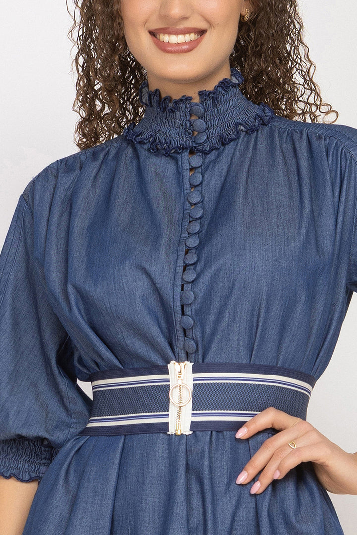 DENIM DRESS WITH ELASTICATED NECKLINE AND BELT - ESSENTIALS JIORO ДЪНКОВА РОКЛЯ С ЛАСТИЧНА ЯКА И КОЛАН - ESSENTIALS JIORO