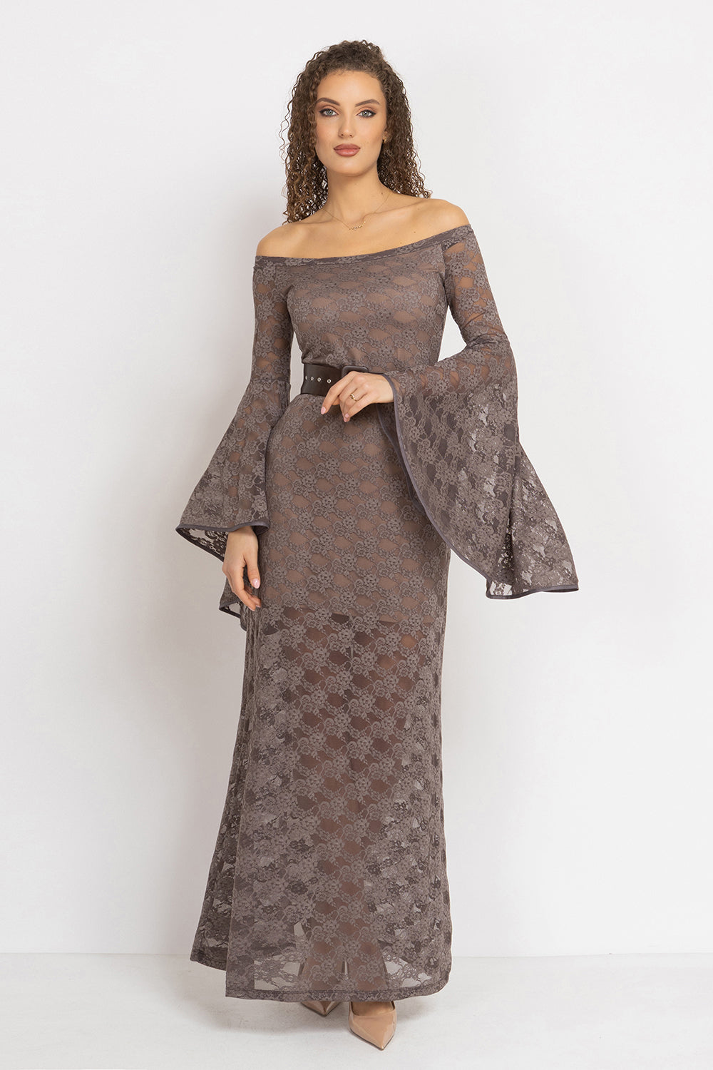 LONG FLORAL LACE DRESS WITH OFF-SHOULDER NECKLINE IN MOCHA - ESSENTIALS JIORO ДЪЛГА ДАНТЕЛЕНА РОКЛЯ В МОКА С ПАДНАЛИ РАМЕНА - ESSENTIALS JIORO