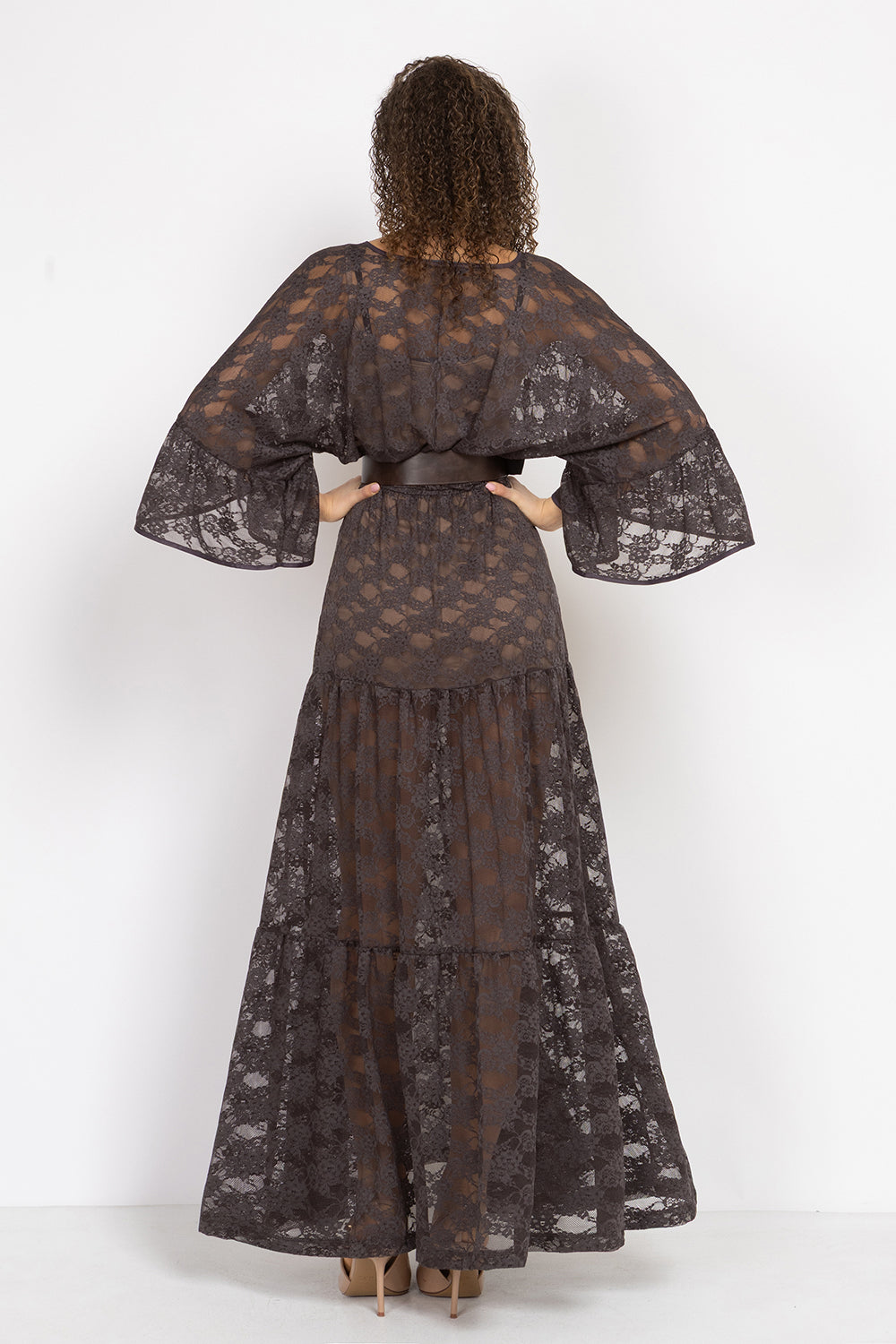 ESPRESSO BOHO LACE DRESS WITH GATHERED RUFFLES AND LINING - ESSENTIALS JIORO ДАНТЕЛЕНА БОХО РОКЛЯ В ЦВЯТ ЕСПРЕСО С ВОЛАНИ И ПОДВИЖНА ПОДПЛАТА - ESSENTIALS JIORO