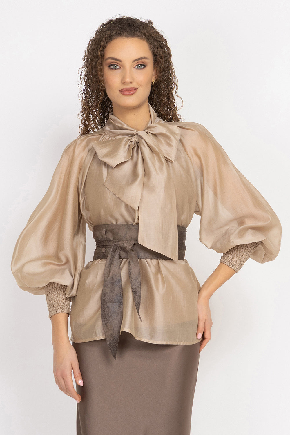 BOHEMIAN BEIGE LYOCELL BLOUSE WITH PUFF SLEEVES AND TIE-FRONT COLLAR - ESSENTIALS