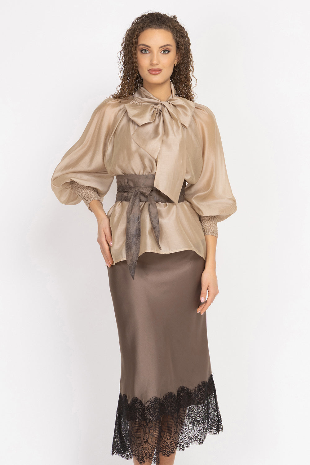 BOHEMIAN BEIGE LYOCELL BLOUSE WITH PUFF SLEEVES AND TIE-FRONT COLLAR - ESSENTIALS