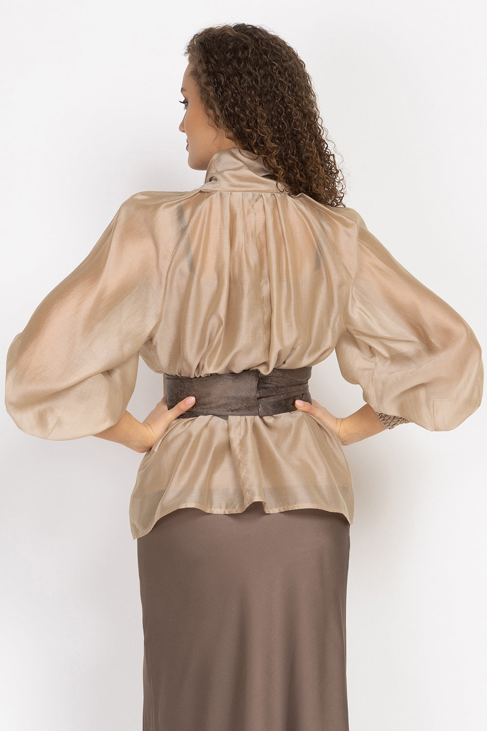 BOHEMIAN BEIGE LYOCELL BLOUSE WITH PUFF SLEEVES AND TIE-FRONT COLLAR - ESSENTIALS