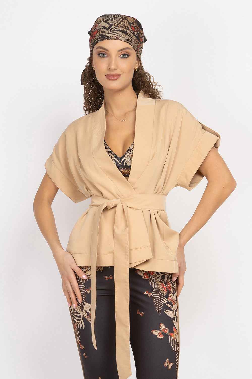 BEIGE SHORT-SLEEVE JACKET WITH BELT AND LINING - ESSENTIALS