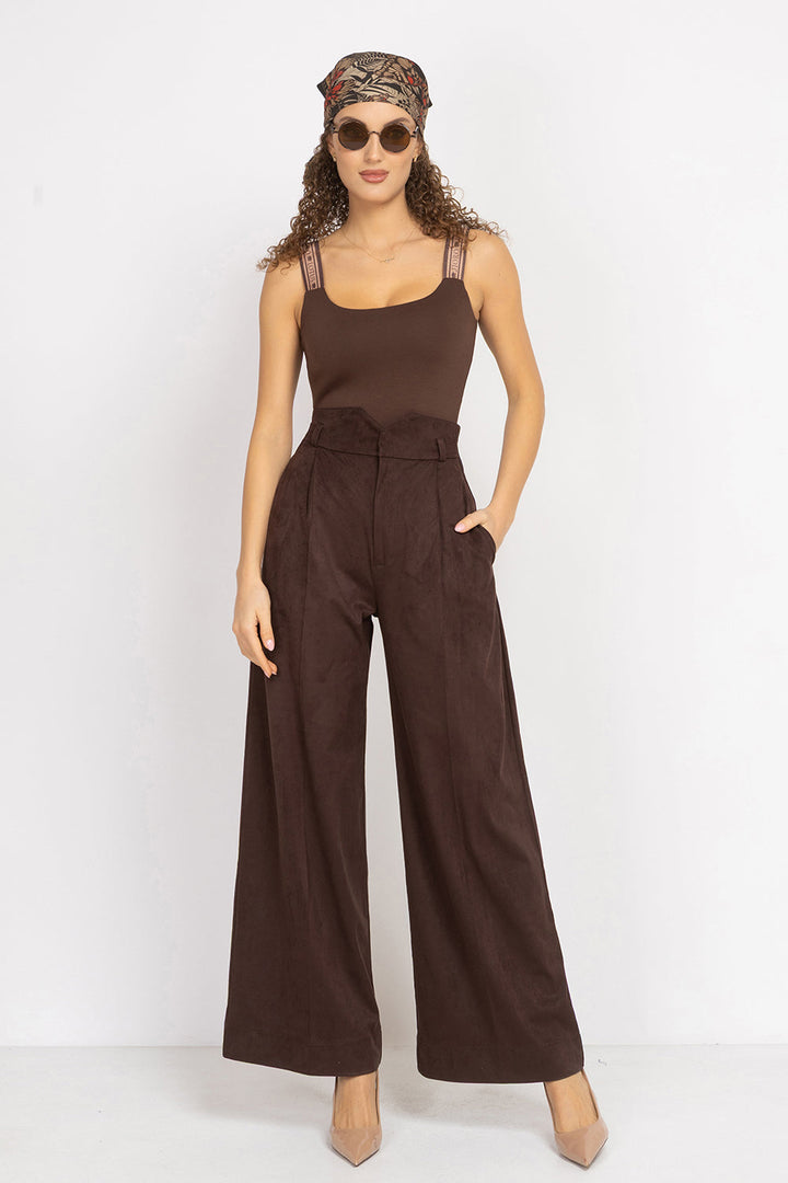 VISCOSE TANK TOP IN BROWN WITH ELASTIC STRAPS - ESSENTIALS JIORO КАФЯВ ТОП ОТ ВИСКОЗА С ЕЛАСТИЧНИ ПРЕЗРАМКИ - ESSENTIALS JIORO