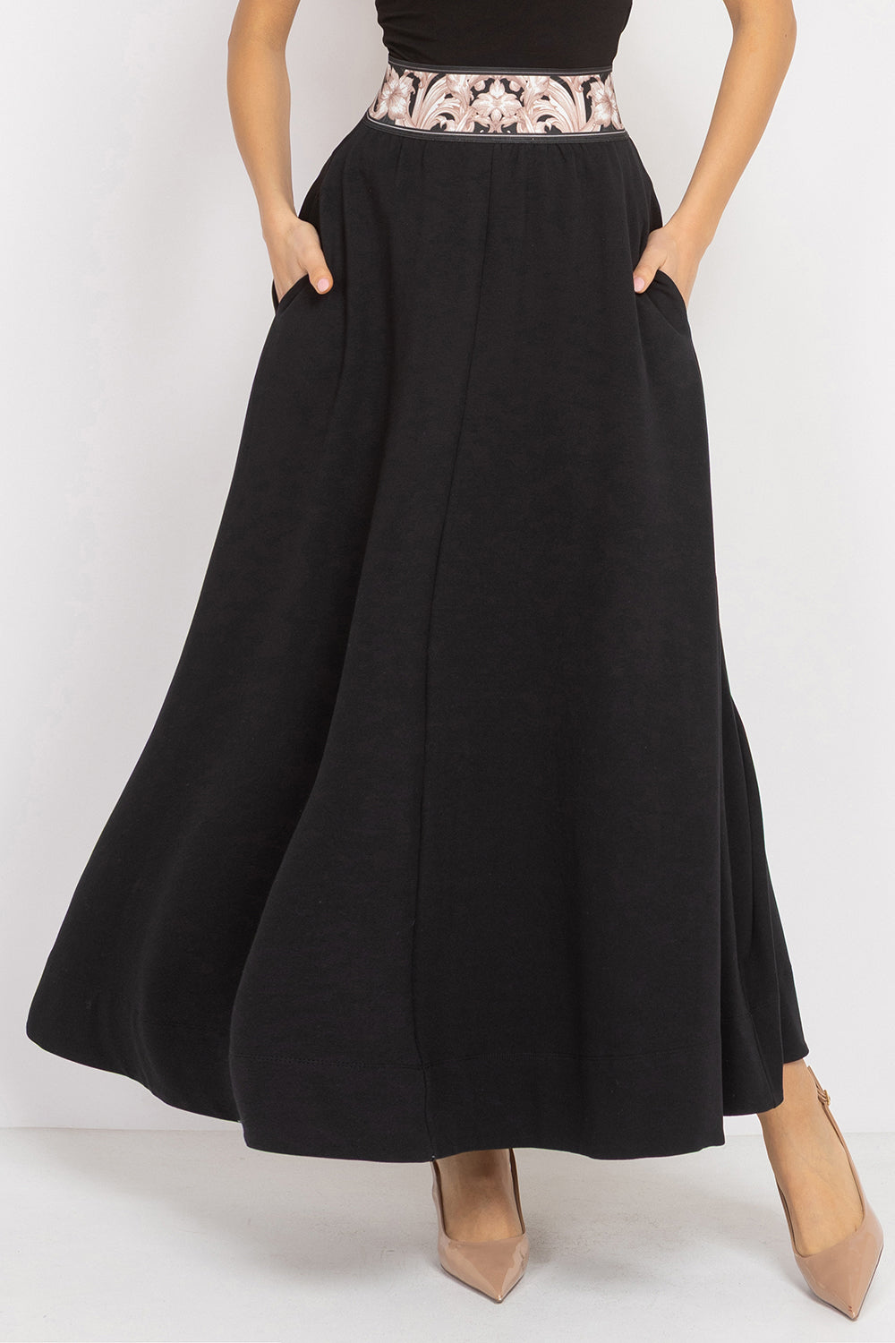 LONG BLACK COTTON SKIRT WITH ELASTIC WAIST AND SIDE POCKETS - ESSENTIALS JIORO ДЪЛГА ПОЛА ОТ ЧЕРНА ВАТА С ЛАСТИК В ТАЛИЯТА И СТРАНИЧНИ ДЖОБОВЕ - ESSENTIALS JIORO