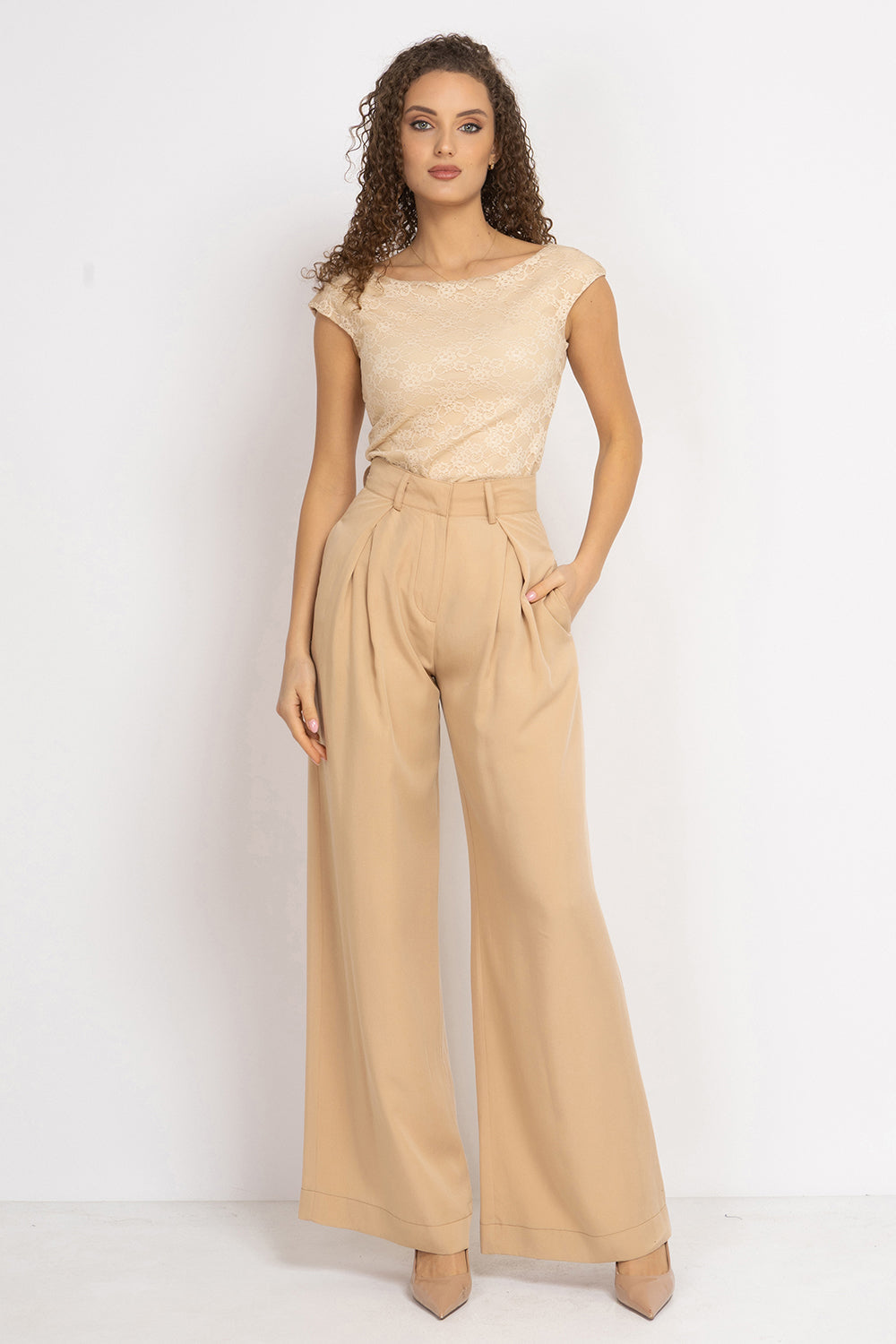 BEIGE LOOSE-FIT LYOCELL PANTS WITH PLEATS - ESSENTIALS JIORO СВОБОДЕН ПАНТАЛОН ОТ ЛИОСЕЛ В БЕЖОВО - ESSENTIALS JIORO