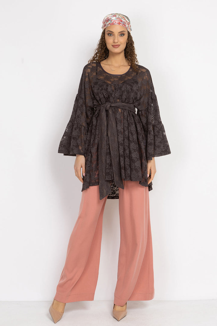 ASYMMETRIC LACE TUNIC WITH GATHERED DETAILS ESPRESSO - ESSENTIALS JIORO АСИМЕТРИЧНА ДАНТЕЛЕНА ТУНИКА С НАБОРИ В ЕСПРЕСО – ESSENTIALS JIORO