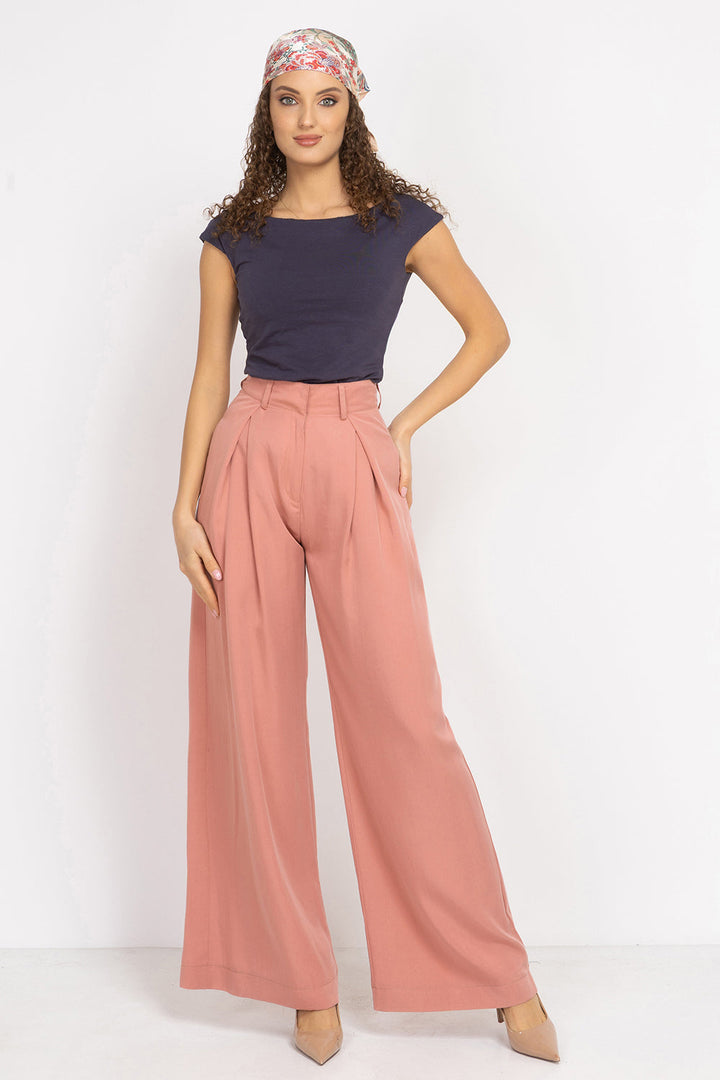 DOUBLE-LAYER LACE TOP WITH BOAT NECKLINE ESPRESSO and GRAPHITE - ESSENTIALS JIORO ДВУСЛОЕН ДАНТЕЛЕН ТОП В МОКА С ЛОДКА ДЕКОЛТЕ И ПОДПЛАТА ОТ ПАМУК - ESSENTIALS JIORO