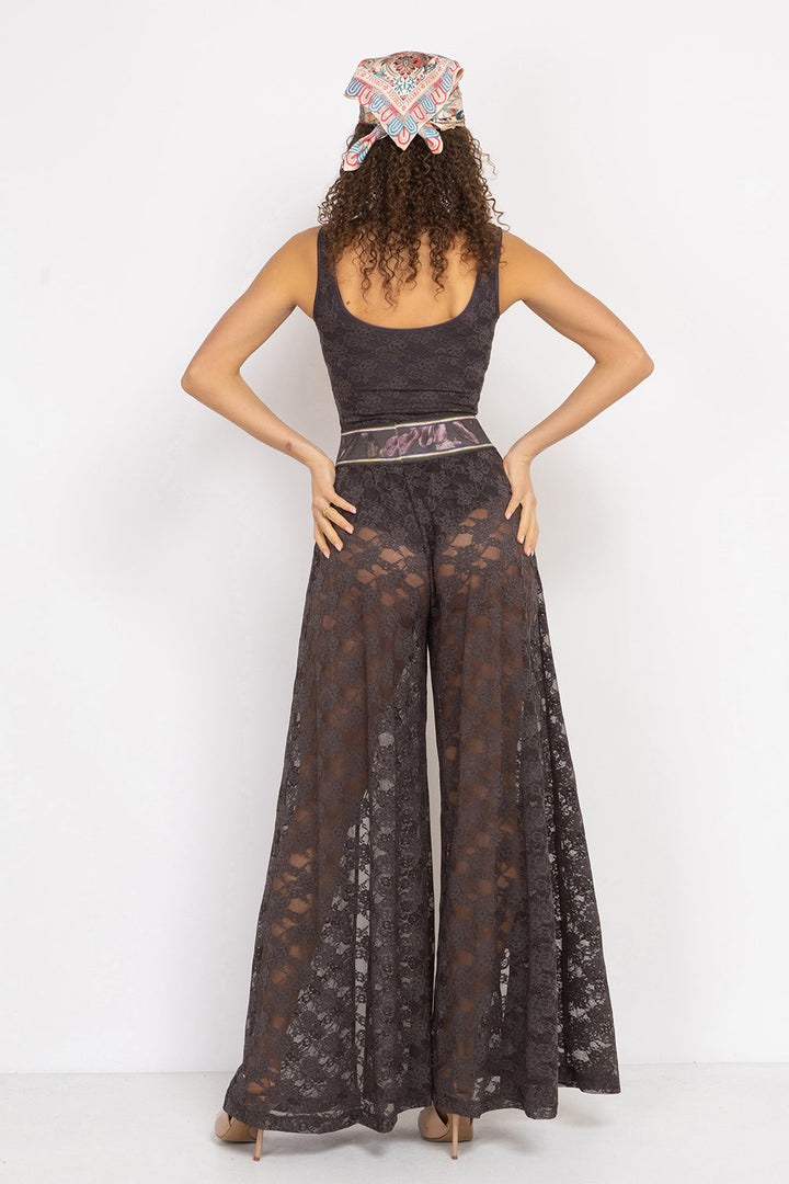 LACE BODYSUIT WITH DEEP SCOOP NECKLINE ESPRESSO - ESSENTIALS JIORO ДАНТЕЛЕНО БОДИ ПОТНИК С ДЪЛБОКО ОВАЛНО ДЕКОЛТЕ - ESSENTIALS JIORO