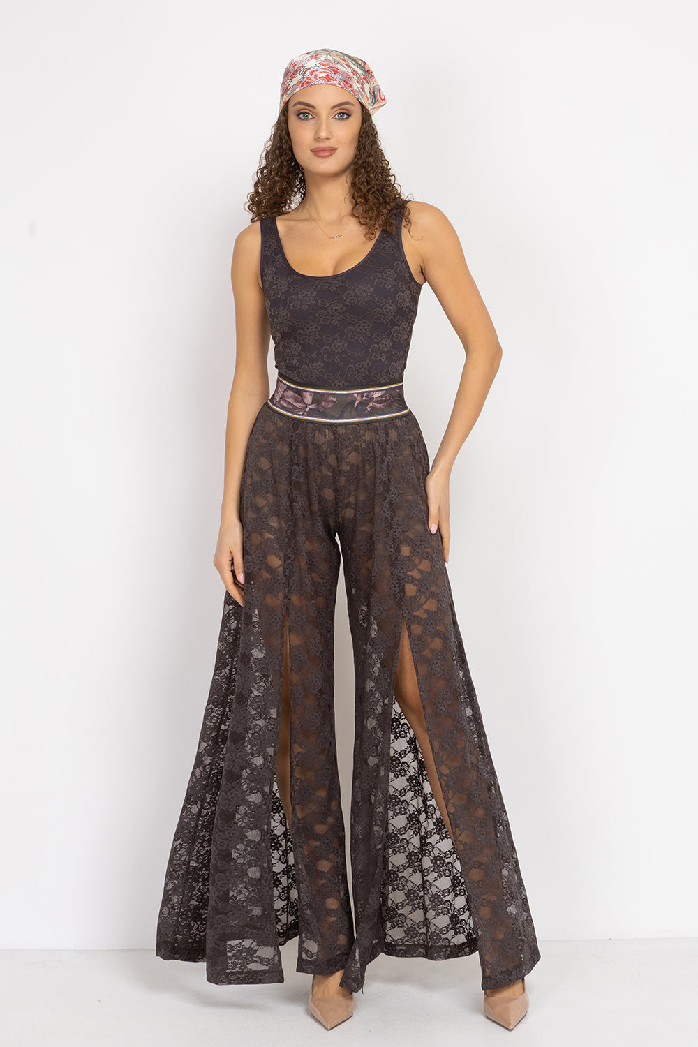 LONG FLARED LACE PANTS WITH SLITS ESPRESSO - ESSENTIALS JIORO ДЪЛЪГ КЛОШ ПАНТАЛОН ОТ ДАНТЕЛА В ЦВЯТ ЕСПРЕСО С ДЪЛБОКИ ЦЕПКИ – ESSENTIALS JIORO