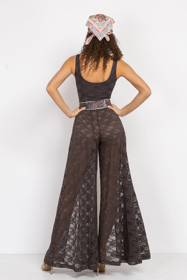 LACE BODYSUIT WITH DEEP SCOOP NECKLINE ESPRESSO - ESSENTIALS JIORO ДАНТЕЛЕНО БОДИ ПОТНИК С ДЪЛБОКО ОВАЛНО ДЕКОЛТЕ - ESSENTIALS JIORO