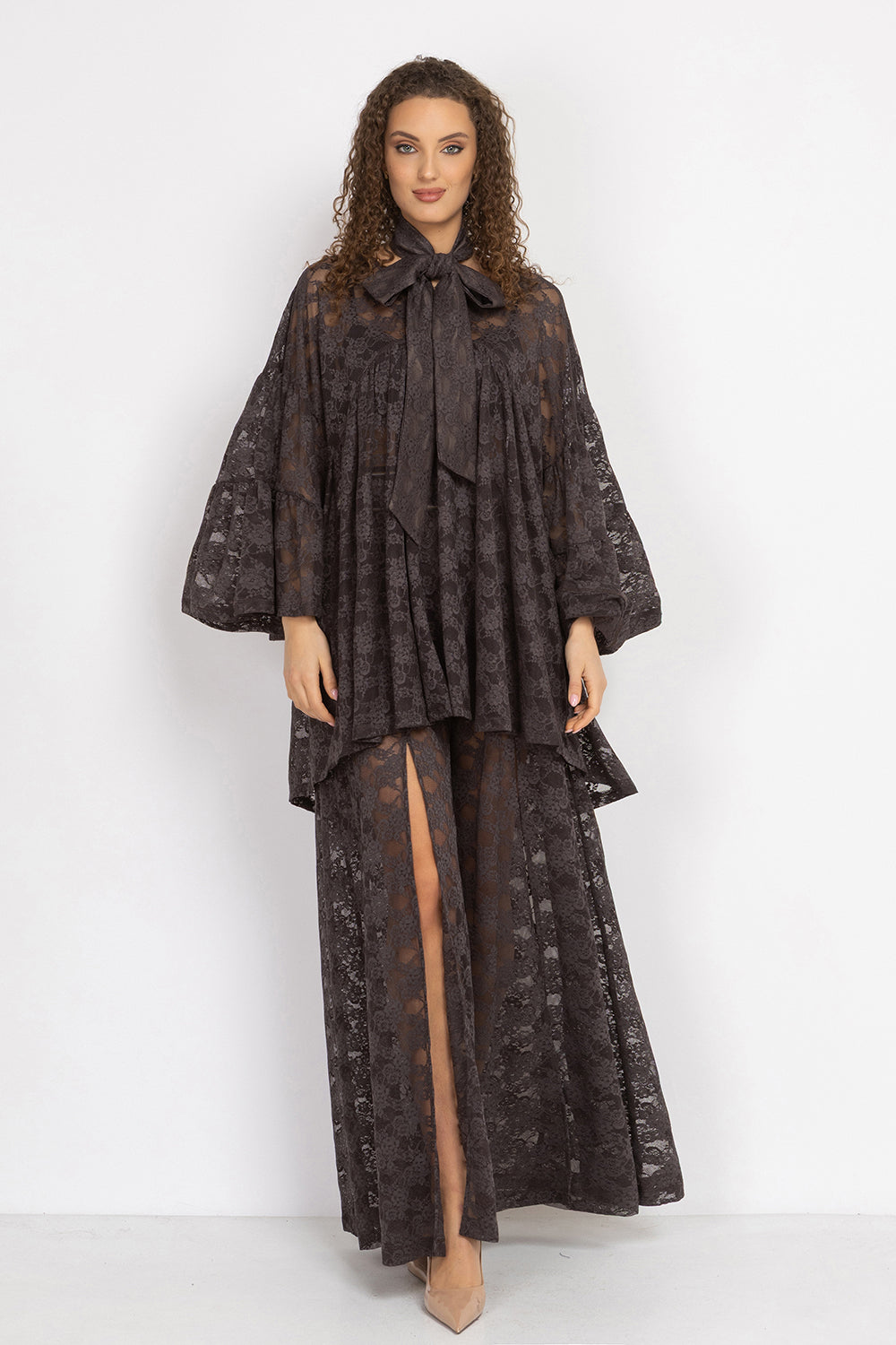 ASYMMETRIC LACE TUNIC WITH GATHERED DETAILS ESPRESSO - ESSENTIALS JIORO АСИМЕТРИЧНА ДАНТЕЛЕНА ТУНИКА С НАБОРИ В ЕСПРЕСО – ESSENTIALS JIORO