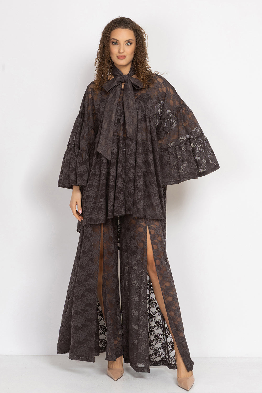LONG FLARED LACE PANTS WITH SLITS ESPRESSO - ESSENTIALS JIORO ДЪЛЪГ КЛОШ ПАНТАЛОН ОТ ДАНТЕЛА В ЦВЯТ ЕСПРЕСО С ДЪЛБОКИ ЦЕПКИ – ESSENTIALS JIORO