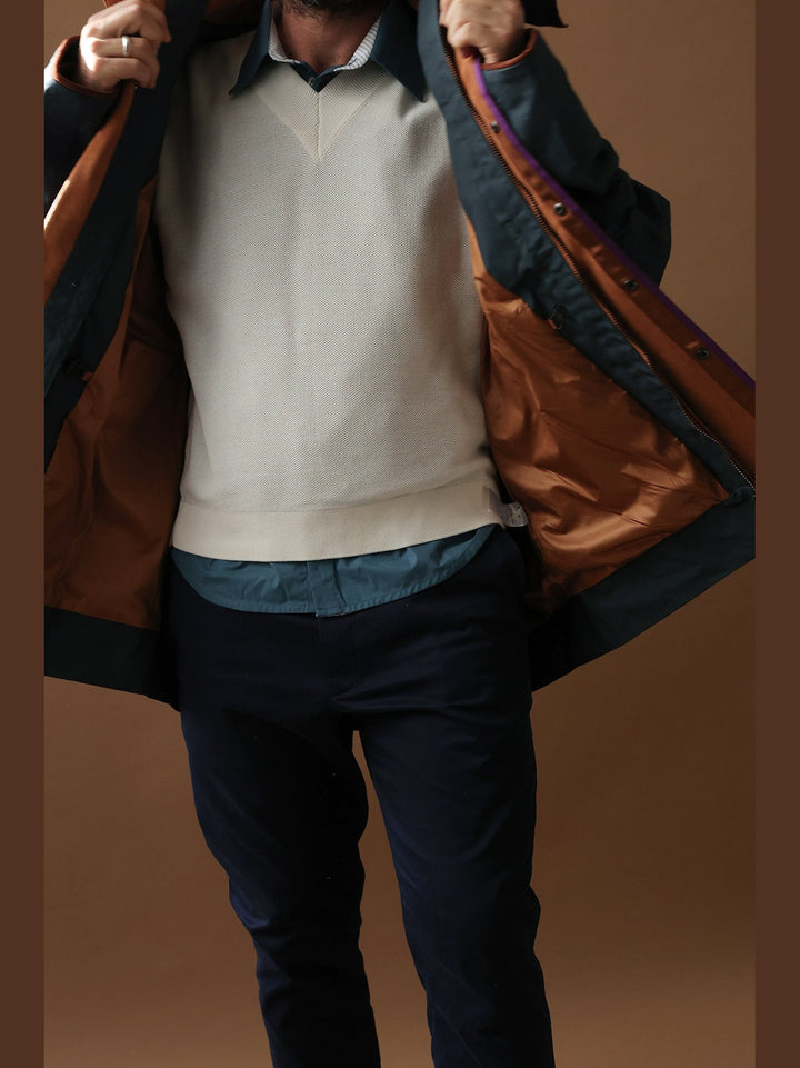 GENE - Ivory Frame V-Neck Sweater - Fashion Roots