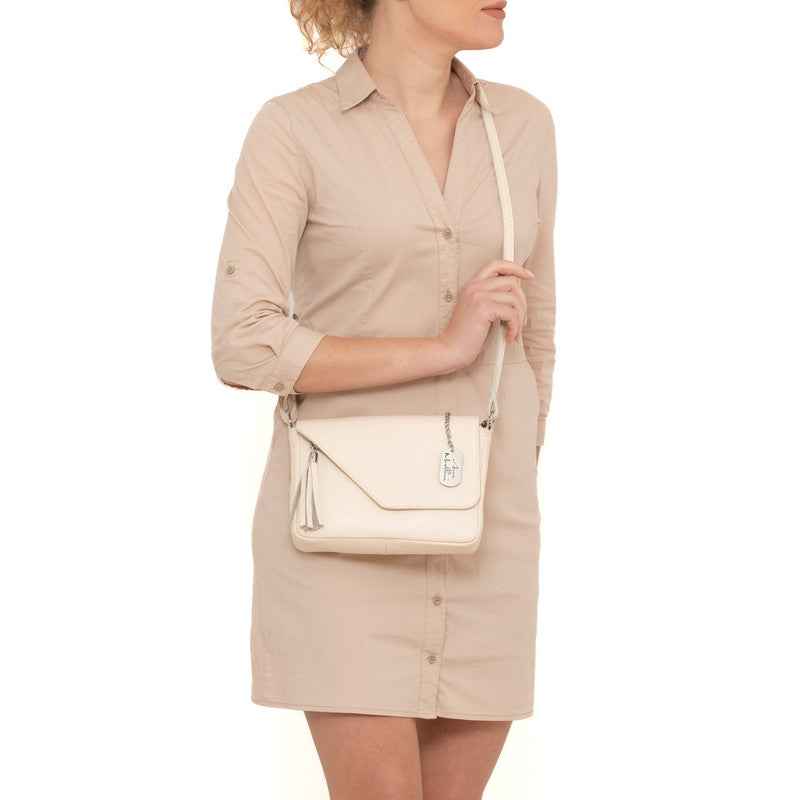 Lola- WB113375-VANILLA (618)