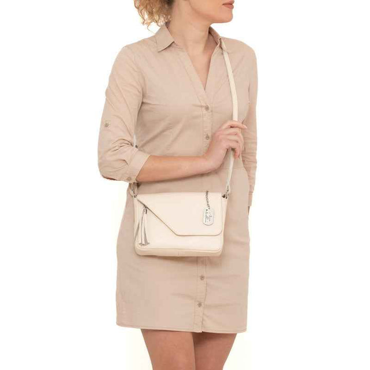 Lola- WB113375-VANILLA (618)