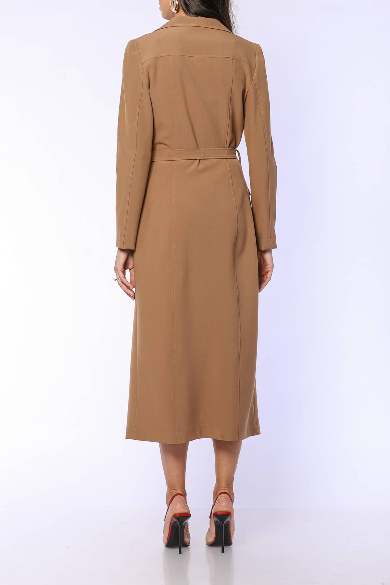 ROBE BOUTONNÉE AVEC CEINTURE YVN