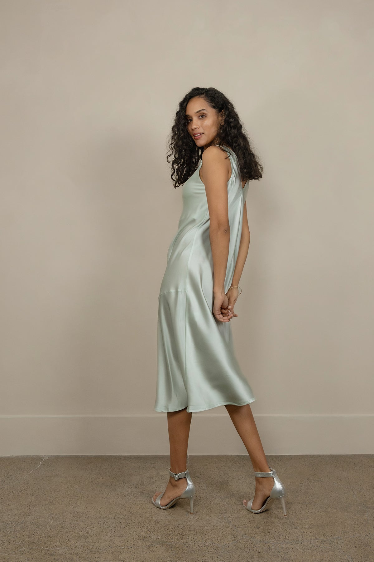 ROBE EN SOIE COL V CAMILLE 