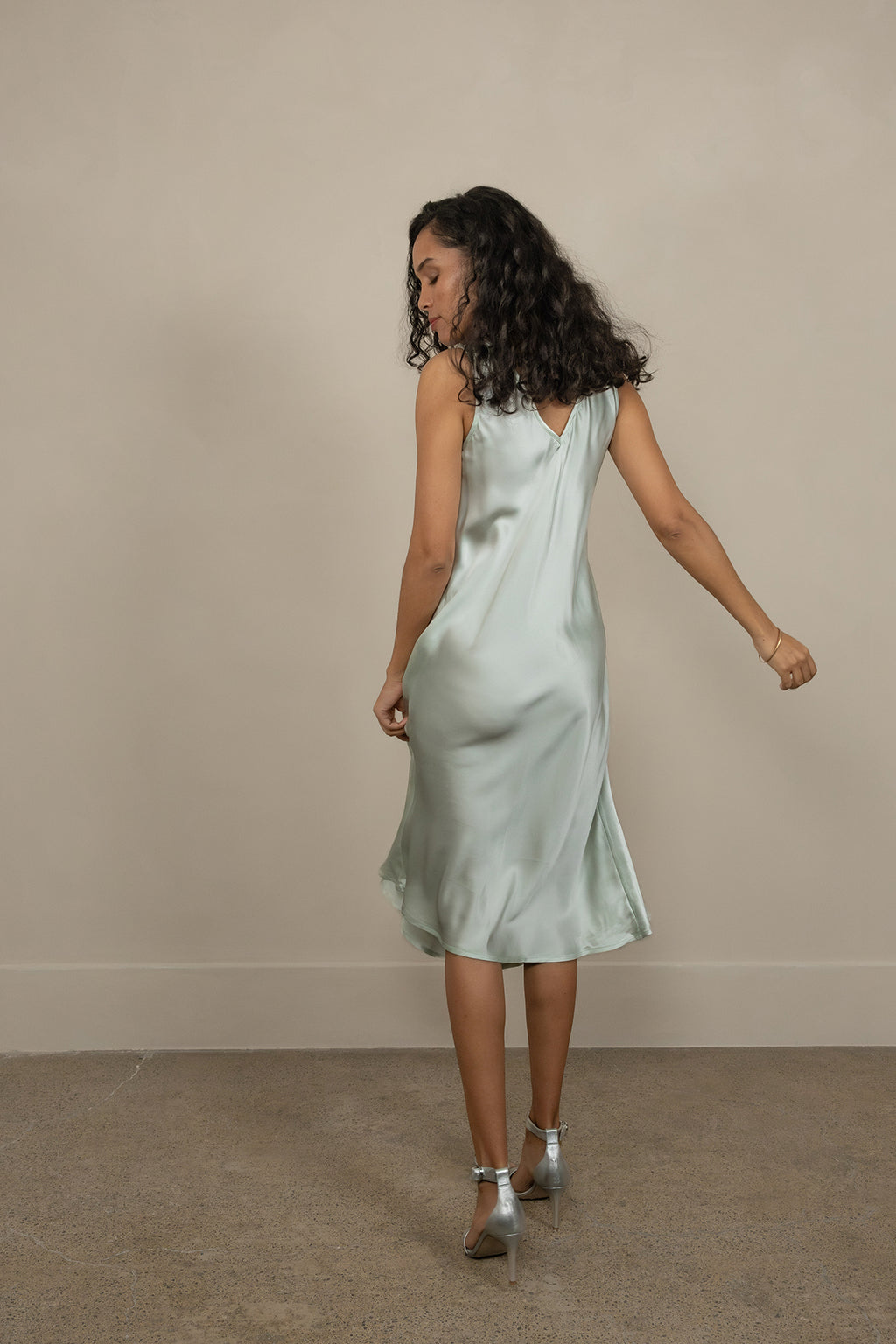 ROBE EN SOIE COL V CAMILLE 