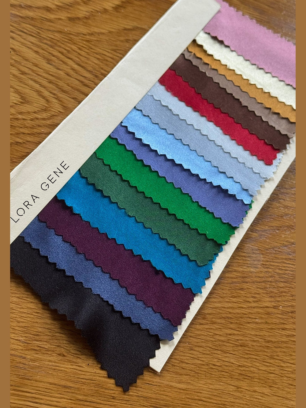 LORA GENE - SILK COLOUR CARD - Fashion Roots