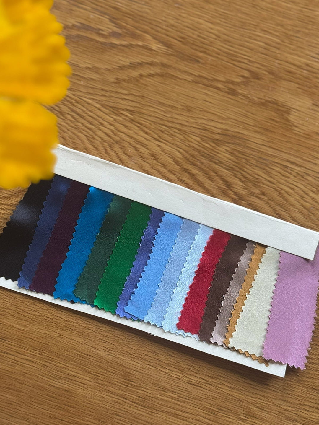 LORA GENE - SILK COLOUR CARD - Fashion Roots