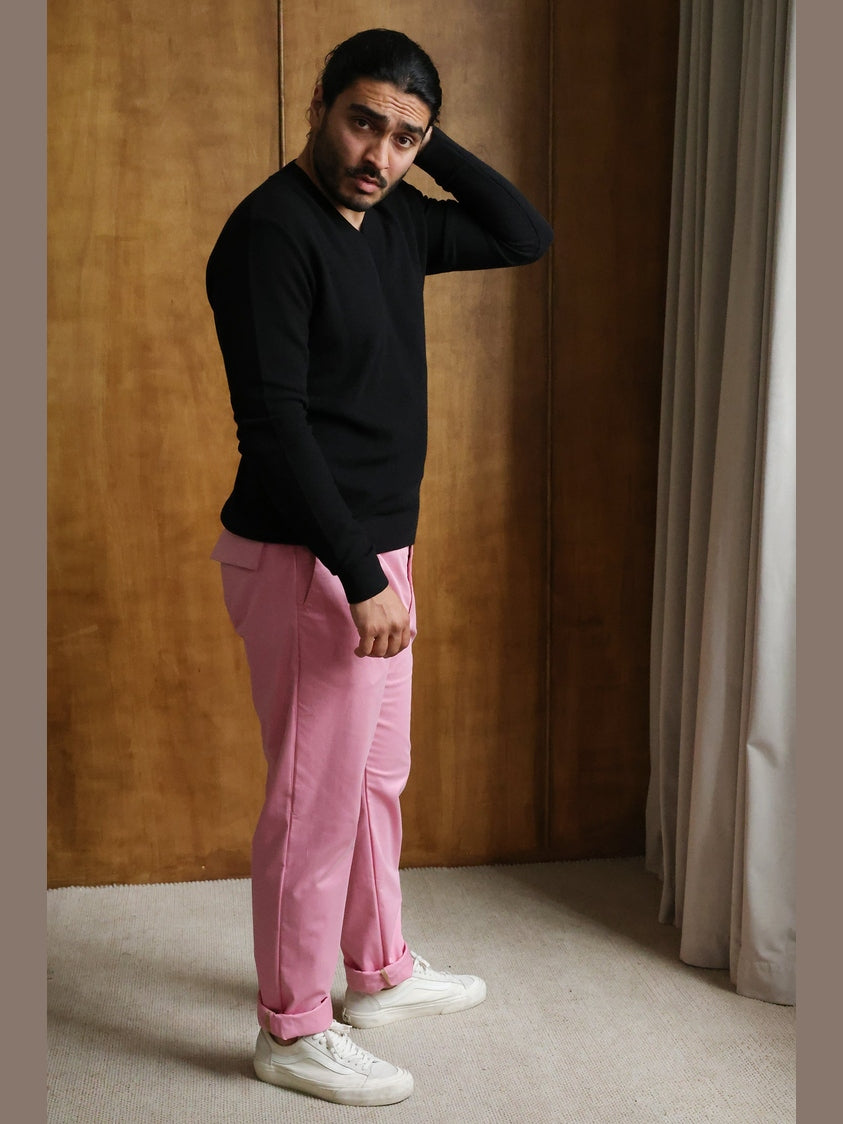 GENE - Noir Frame V-Neck Sweater - Fashion Roots