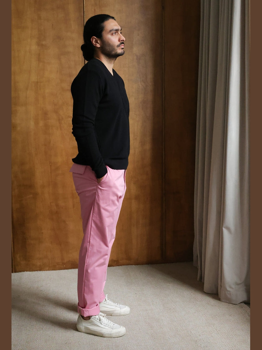 GENE - Noir Frame V-Neck Sweater - Fashion Roots