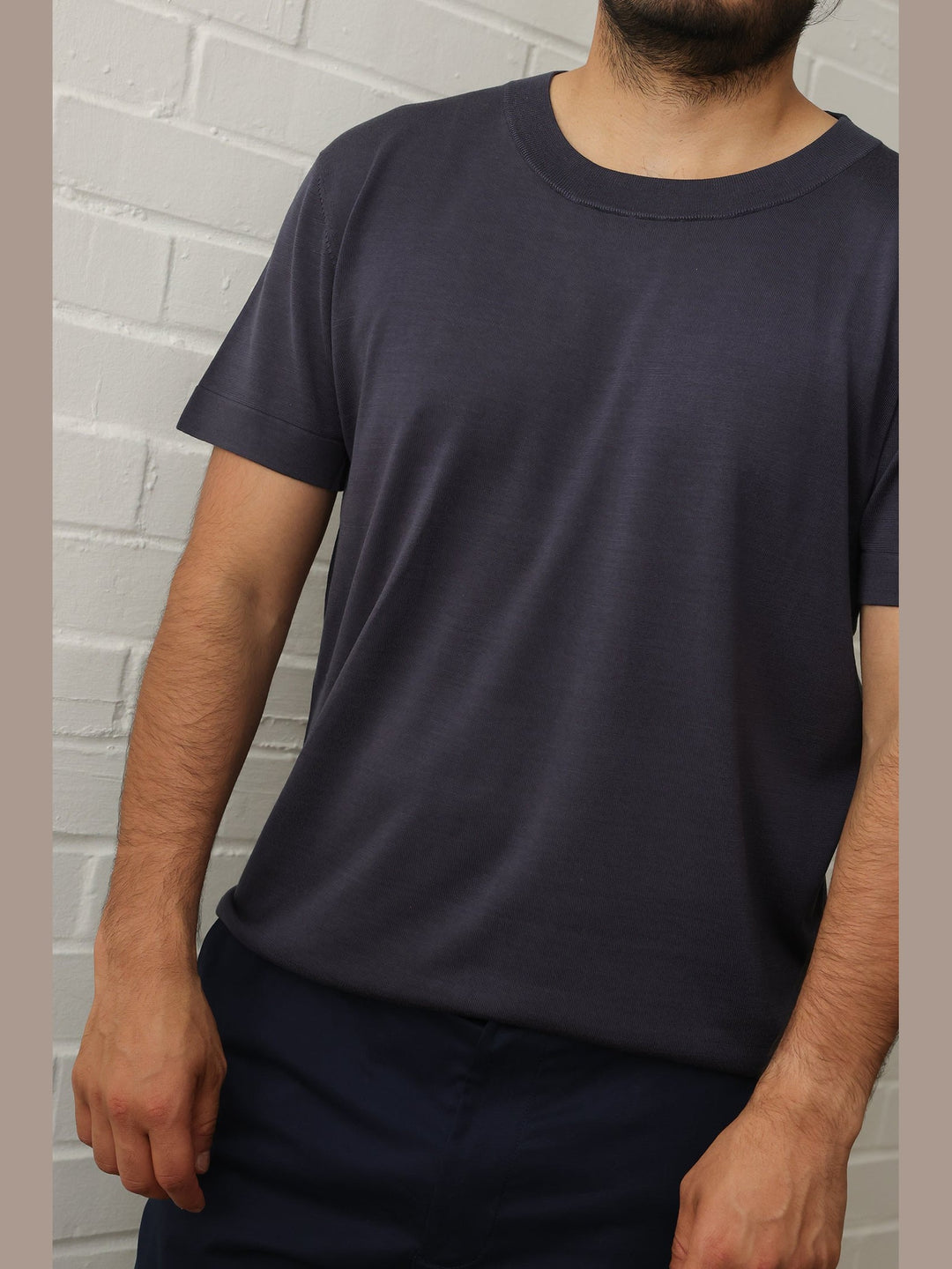 GENE - Essential Silk T‑Shirt in Onyx - Fashion Roots