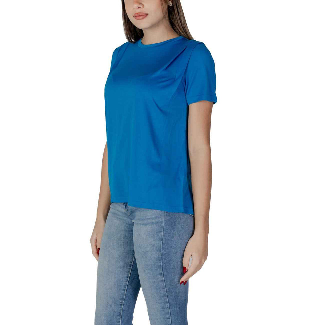 B.young - B.young  Women T-Shirt